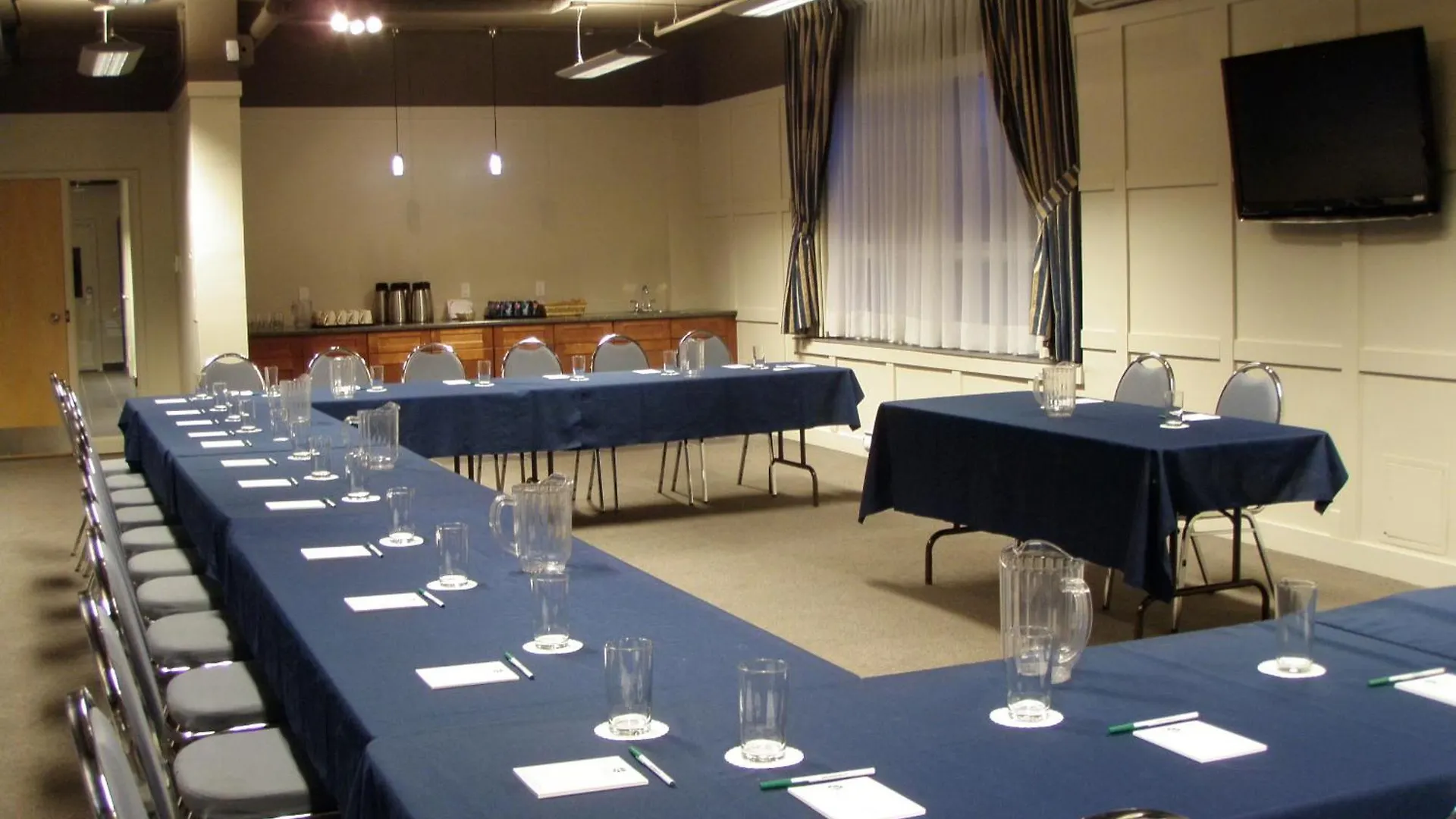 6 Hôtels Centraux près du Musée Grévin Montréal qui Valent le Détour